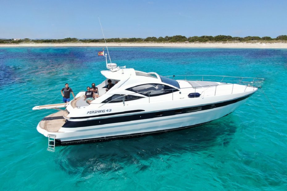 Pershing 43